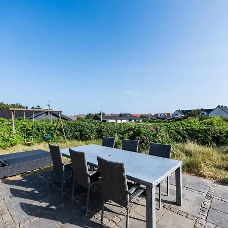 Semesterbostad Holiday Henne Li Henne Strand